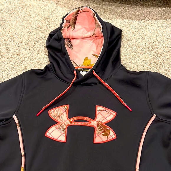 UNDER ARMOUR HOODIE REALTREE STORM CALIBER BLACK AND PINK CAMO SIZE SMALL - Picture 2 of 8